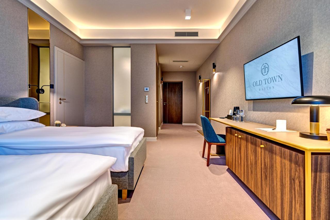 Old Town Haston 3*